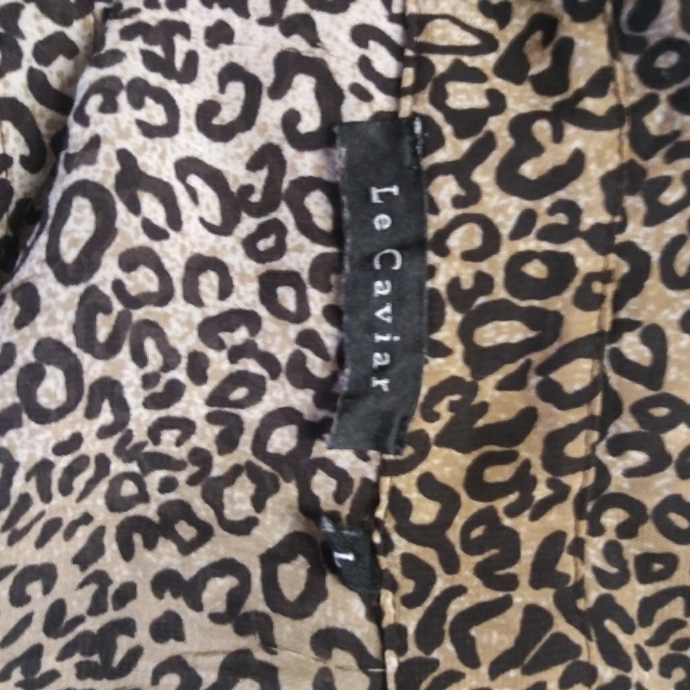 Animal Print Ruffled Blouse - Picture 8 of 8